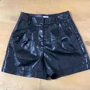 Aritzia Wilfred Effortless 5” Short Vegan Leather